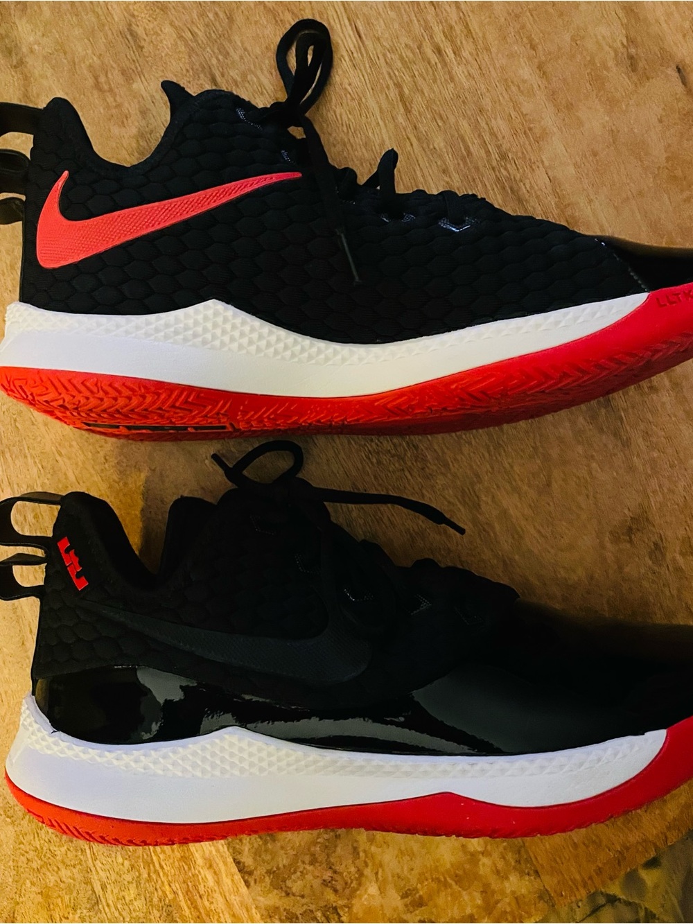 Nike Black and Red Athletic Sneakers size 10